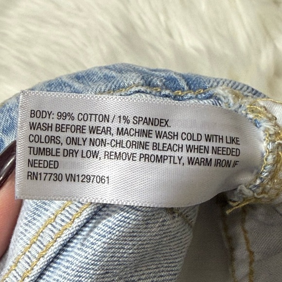 Cat & Jack Toddler Denim Shorts Size 2T in Light Wash - Picture 11 of 11